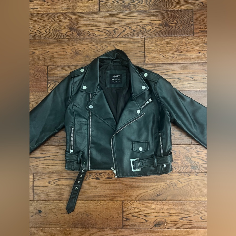 Cropped faux leather jacket